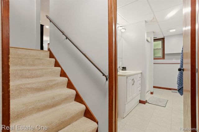 6218 Sturgeon Creek Parkway, Midland, MI 48640