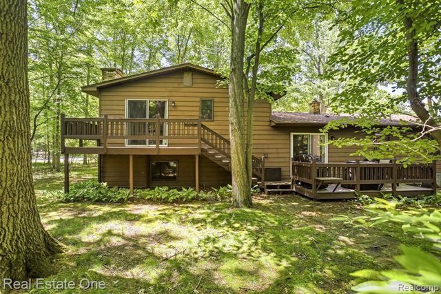 6218 Sturgeon Creek Parkway, Midland, MI 48640