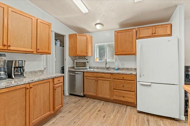 14753 Marin Drive, Redding, CA 96003