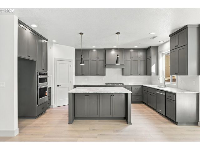 14182 Se Iseli, Clackamas, OR 97015