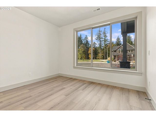 14182 Se Iseli, Clackamas, OR 97015