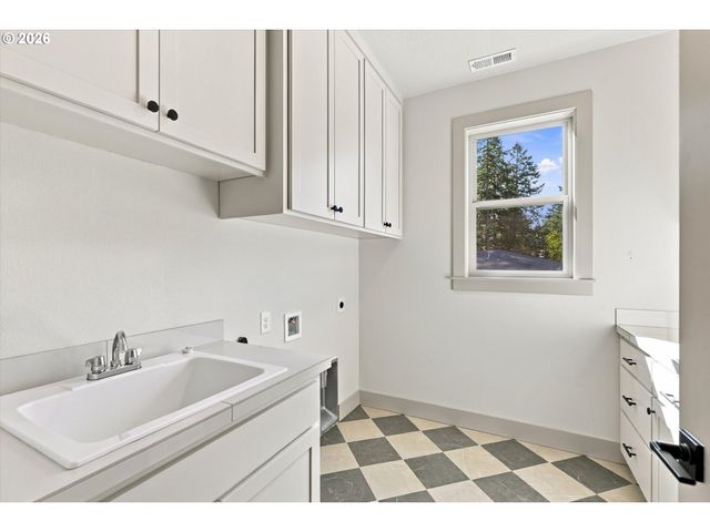 14182 Se Iseli, Clackamas, OR 97015