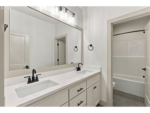 14182 Se Iseli, Clackamas, OR 97015