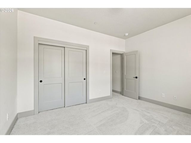 14182 Se Iseli, Clackamas, OR 97015