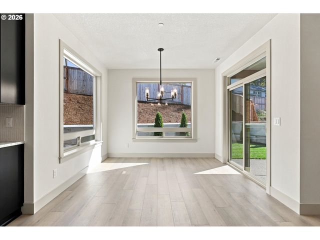 14182 Se Iseli, Clackamas, OR 97015