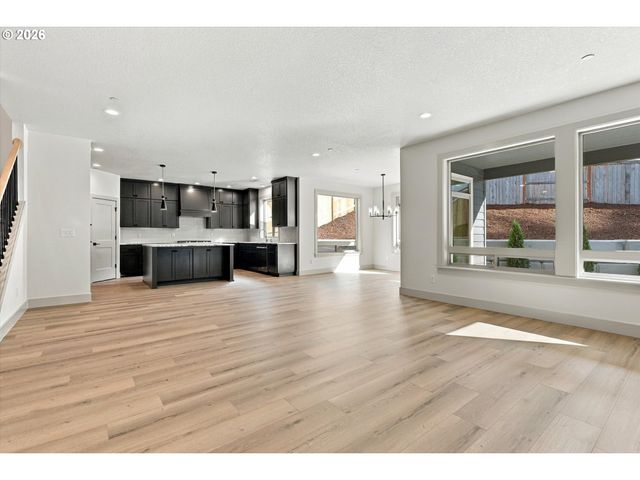 14182 Se Iseli, Clackamas, OR 97015