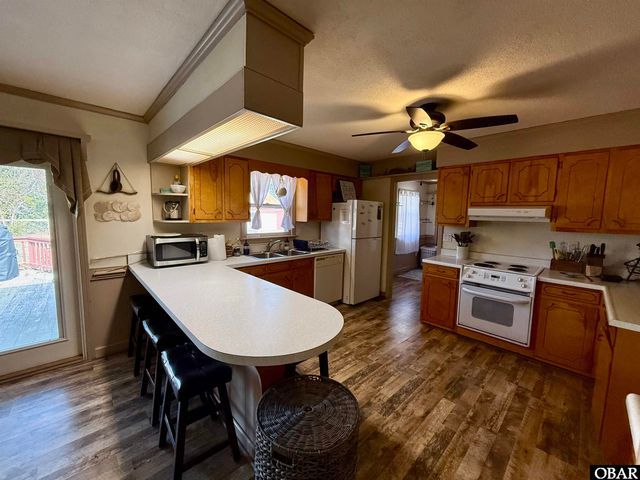 1146 E R Daniels Road, Wanchese, NC 27981