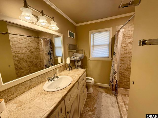 1146 E R Daniels Road, Wanchese, NC 27981