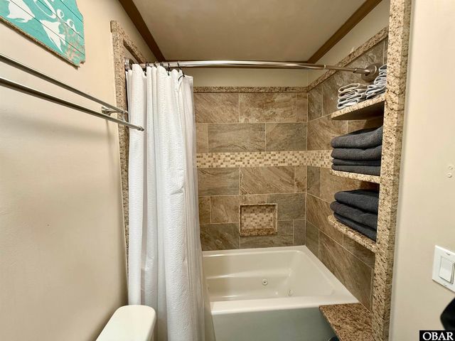 1146 E R Daniels Road, Wanchese, NC 27981