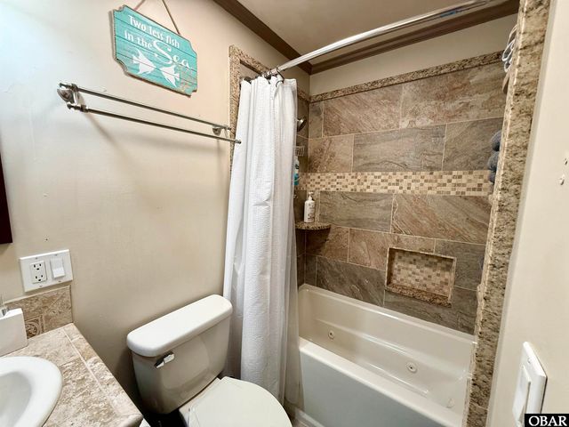 1146 E R Daniels Road, Wanchese, NC 27981