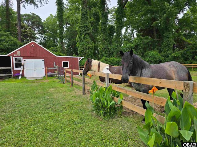 1146 E R Daniels Road, Wanchese, NC 27981