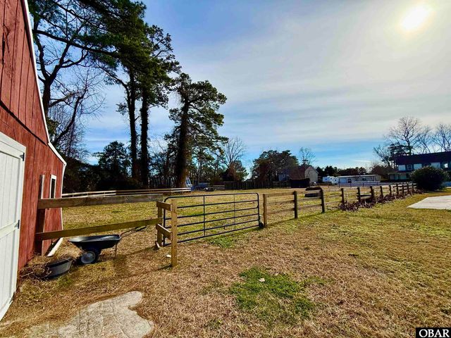 1146 E R Daniels Road, Wanchese, NC 27981