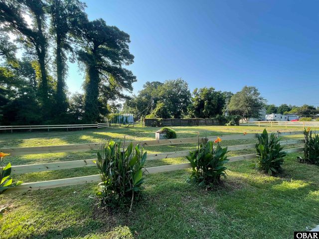 1146 E R Daniels Road, Wanchese, NC 27981