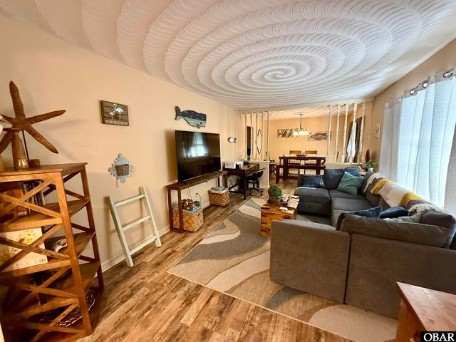 1146 E R Daniels Road, Wanchese, NC 27981