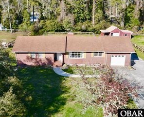 1146 E R Daniels Road, Wanchese, NC 27981