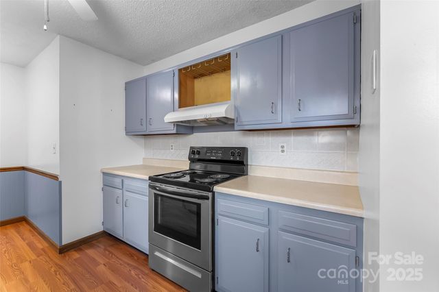 39 Oak Court, Fletcher, NC 28732