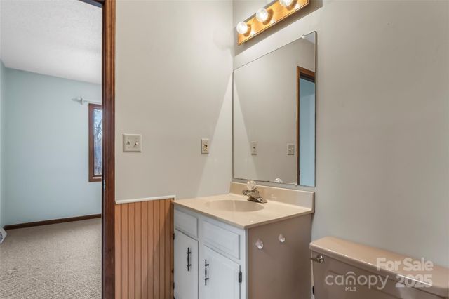 39 Oak Court, Fletcher, NC 28732