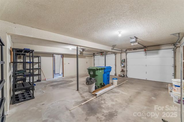 39 Oak Court, Fletcher, NC 28732