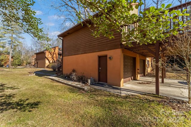 39 Oak Court, Fletcher, NC 28732