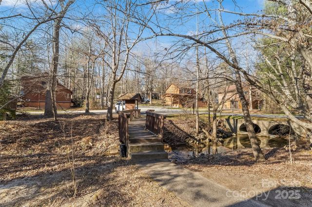 39 Oak Court, Fletcher, NC 28732