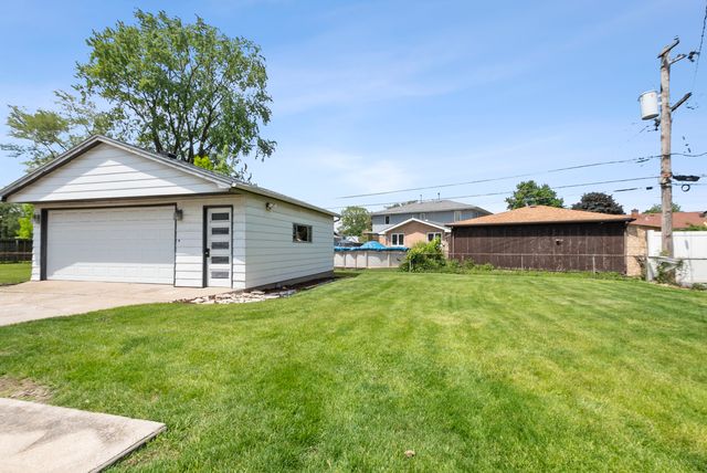 7118 Stanford Drive, Bridgeview, IL 60455