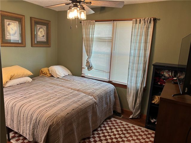 1206 N Diamond Boulevard, Diamond City, AR 72644