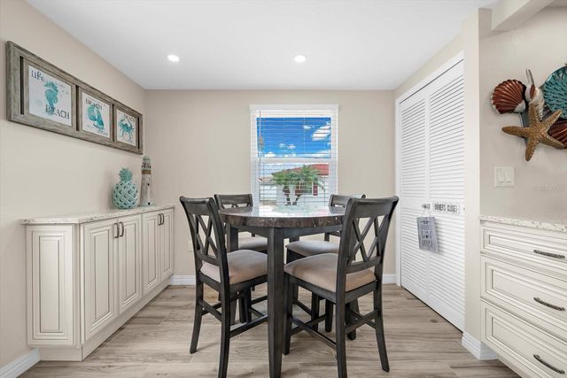 6154 MIDNIGHT PASS ROAD B1, Sarasota, FL 34242
