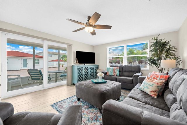 6154 MIDNIGHT PASS ROAD B1, Sarasota, FL 34242