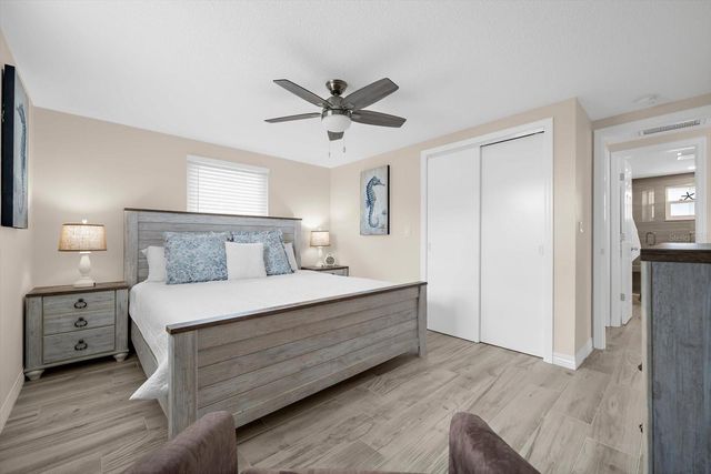 6154 MIDNIGHT PASS ROAD B1, Sarasota, FL 34242