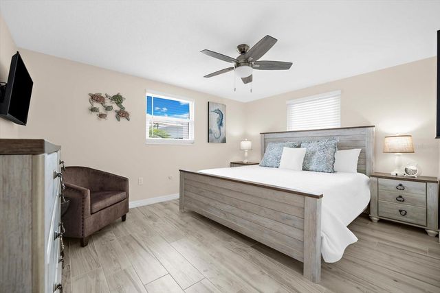 6154 MIDNIGHT PASS ROAD B1, Sarasota, FL 34242