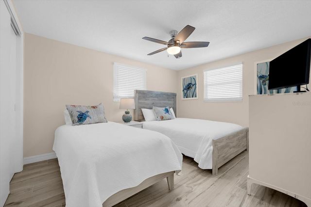 6154 MIDNIGHT PASS ROAD B1, Sarasota, FL 34242