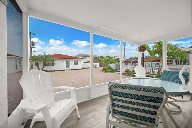 6154 MIDNIGHT PASS ROAD B1, Sarasota, FL 34242