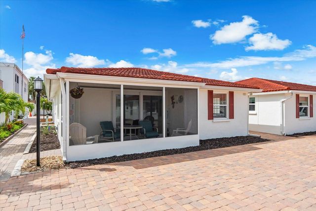 6154 MIDNIGHT PASS ROAD B1, Sarasota, FL 34242
