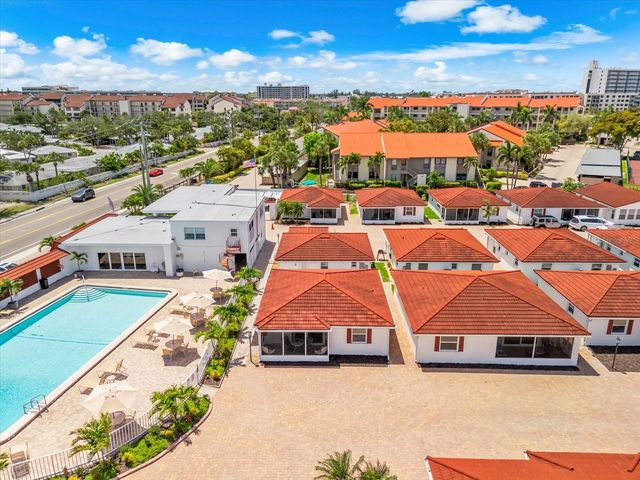 6154 MIDNIGHT PASS ROAD B1, Sarasota, FL 34242