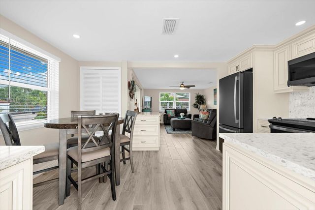 6154 MIDNIGHT PASS ROAD B1, Sarasota, FL 34242