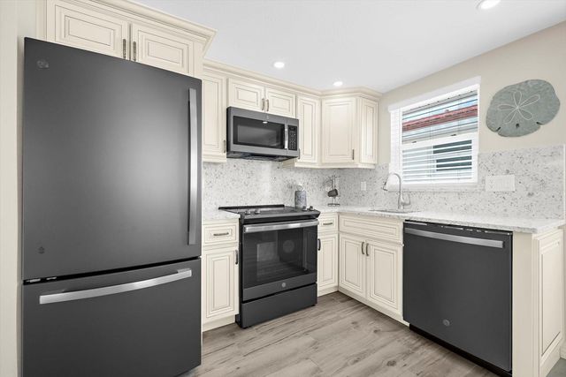 6154 MIDNIGHT PASS ROAD B1, Sarasota, FL 34242