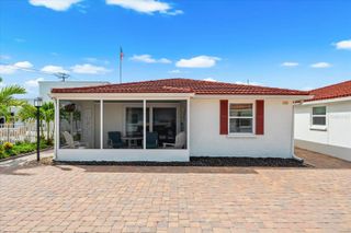 6154 MIDNIGHT PASS ROAD B1, Sarasota, FL 34242