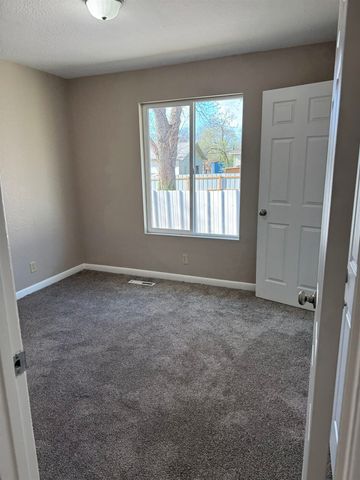 1947 N Chautauqua Ave, Wichita, KS 67214