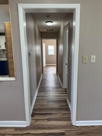 1947 N Chautauqua Ave, Wichita, KS 67214