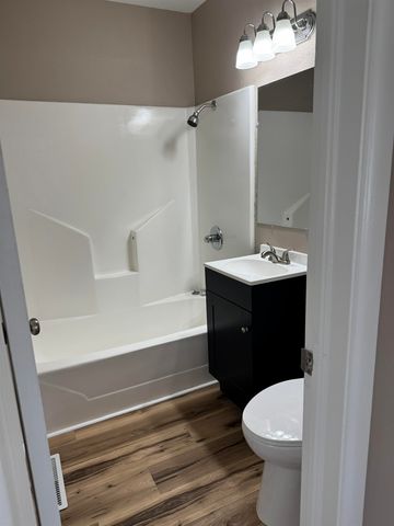 1947 N Chautauqua Ave, Wichita, KS 67214