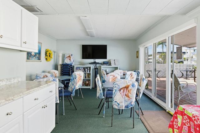 100 Doolen Court 203, North Palm Beach, FL 33408