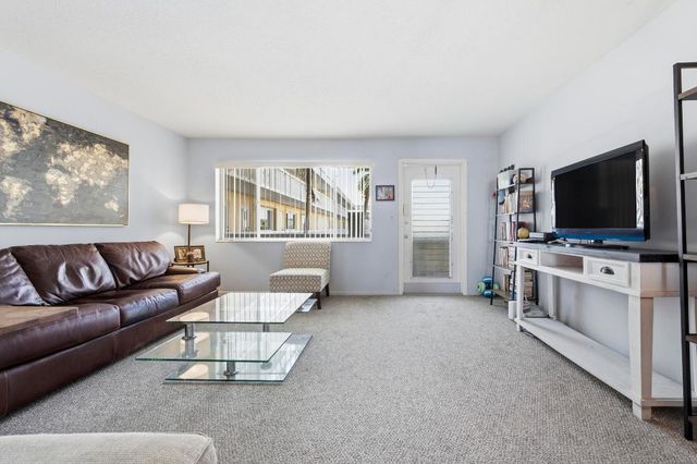 100 Doolen Court 203, North Palm Beach, FL 33408