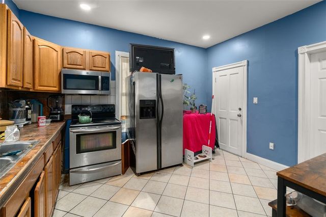 394 Blackstone Street, Providence, RI 02907