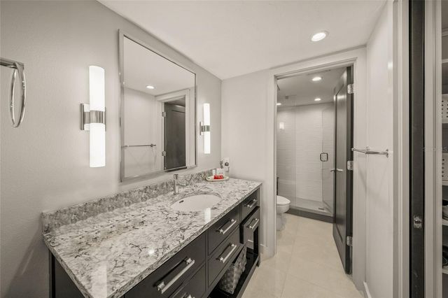 5750 MIDNIGHT PASS ROAD 704E, Sarasota, FL 34242