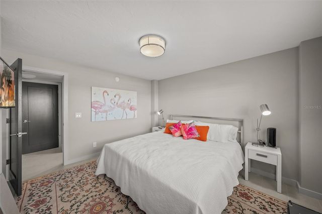 5750 MIDNIGHT PASS ROAD 704E, Sarasota, FL 34242