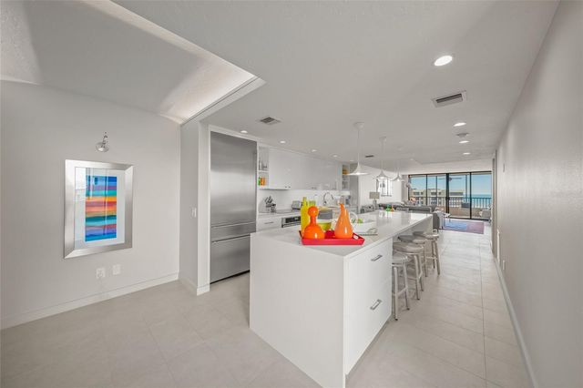 5750 MIDNIGHT PASS ROAD 704E, Sarasota, FL 34242