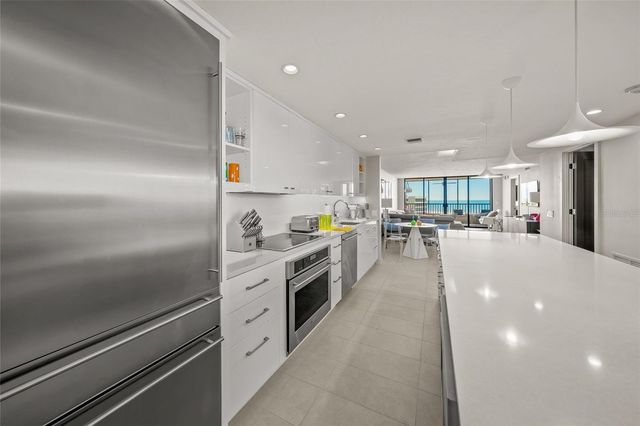 5750 MIDNIGHT PASS ROAD 704E, Sarasota, FL 34242