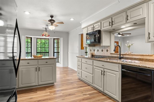 1031 Mcelroy Lane, New Ulm, TX 78950