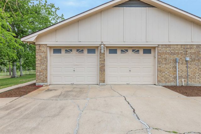 1031 Mcelroy Lane, New Ulm, TX 78950