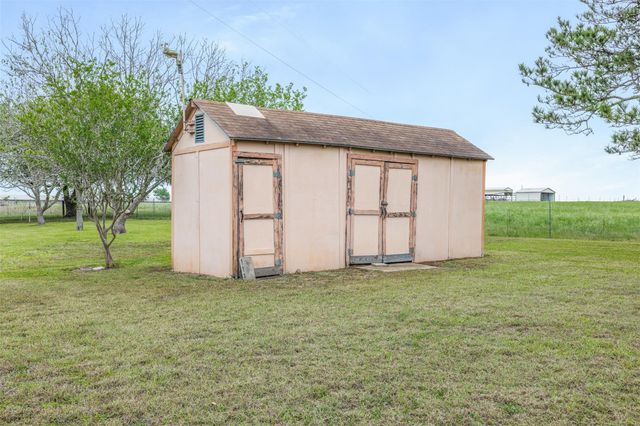 1031 Mcelroy Lane, New Ulm, TX 78950